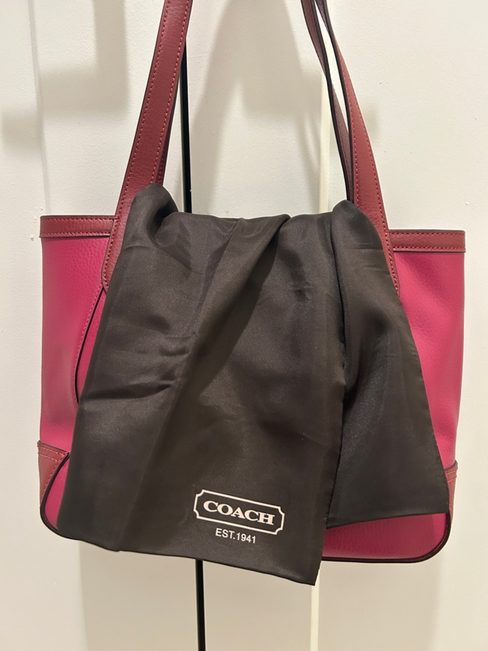 Coach (NWT) Tote 27 in Colorblock With Horse And Carriage - Picture 15 of 16